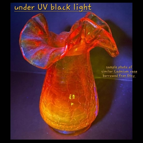 Kanawha Cadmium Crackle 5" Ruffle Vase - Picture 7 of 16